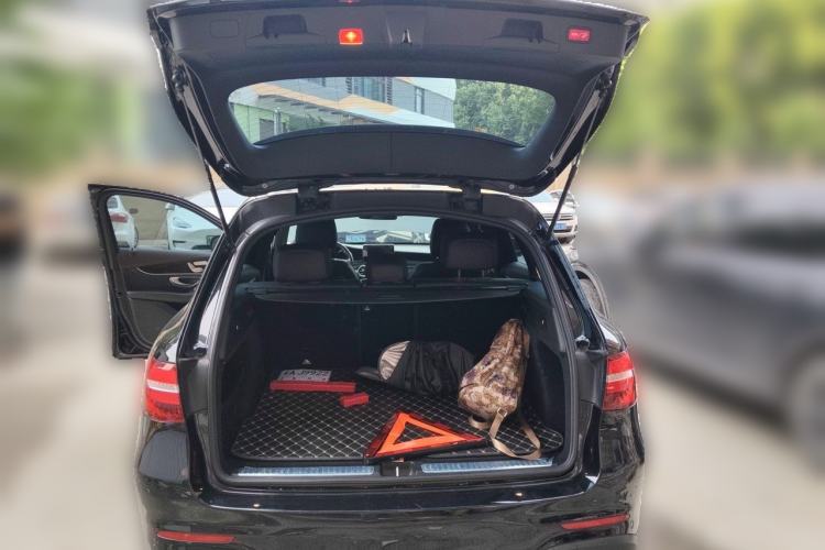 Used Mercedes-Benz GLC 2018 Facelift GLC 260 4MATIC Luxury Edition Trunk