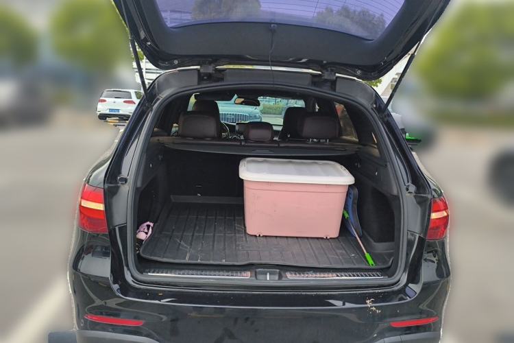Used Mercedes-Benz GLC 2018 Facelift GLC 260 4MATIC Luxury Edition Trunk