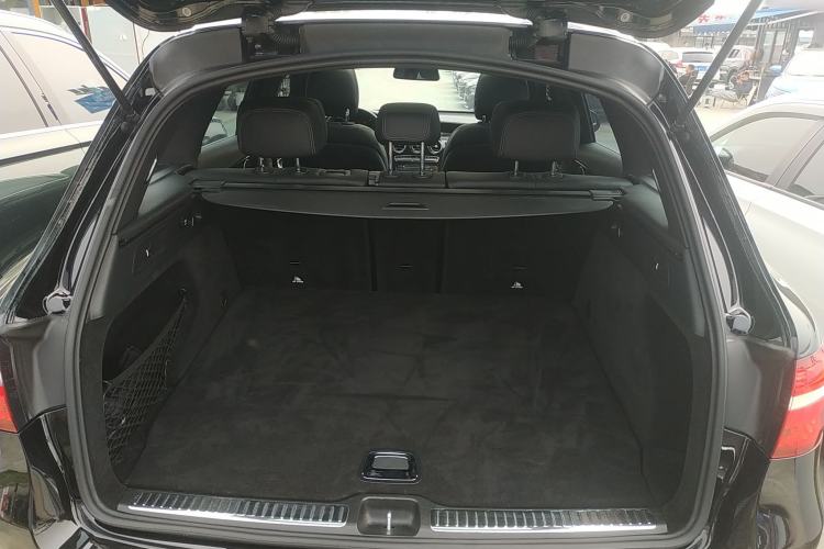 Used Mercedes-Benz GLC 2018 Facelift GLC 260 4MATIC Luxury Edition Trunk