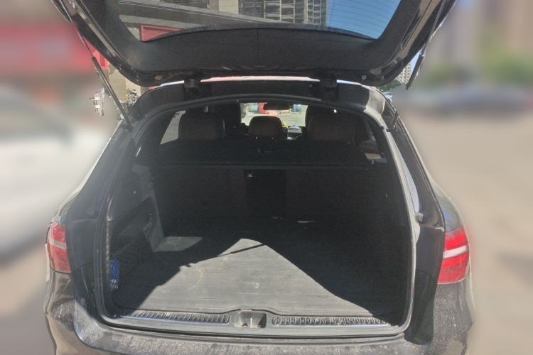 Used Mercedes-Benz GLC 2018 GLC 260 4MATIC Luxury Model Trunk