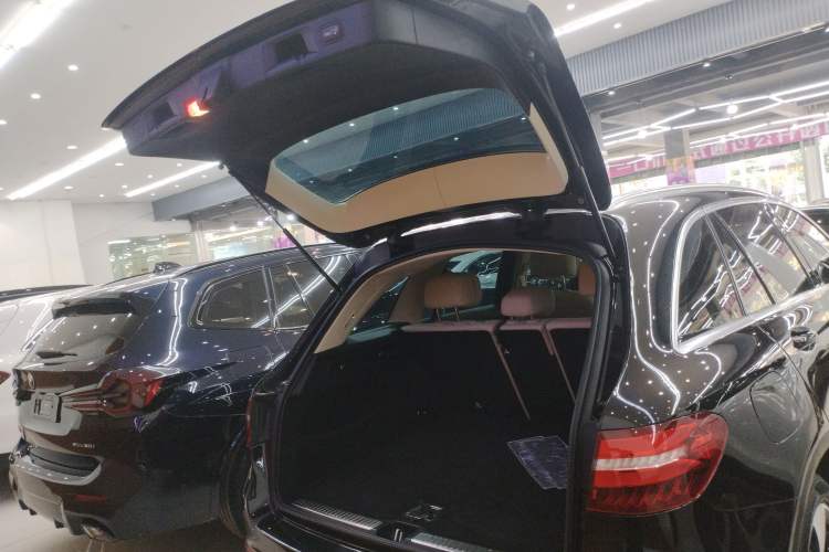 Used Mercedes-Benz GLC 2018 GLC 300 4MATIC Sport Edition Trunk