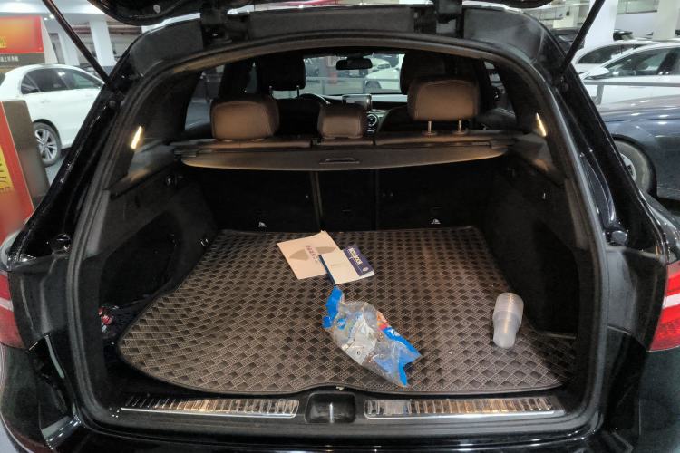 Used Mercedes-Benz GLC 2018 GLC 260 4MATIC Dynamic Edition Trunk