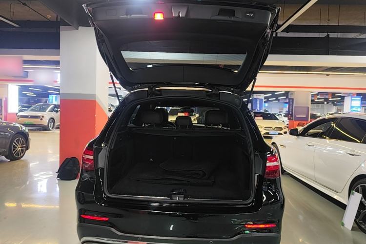 Used Mercedes-Benz GLC 2018 GLC 260 4MATIC Dynamic Edition Trunk
