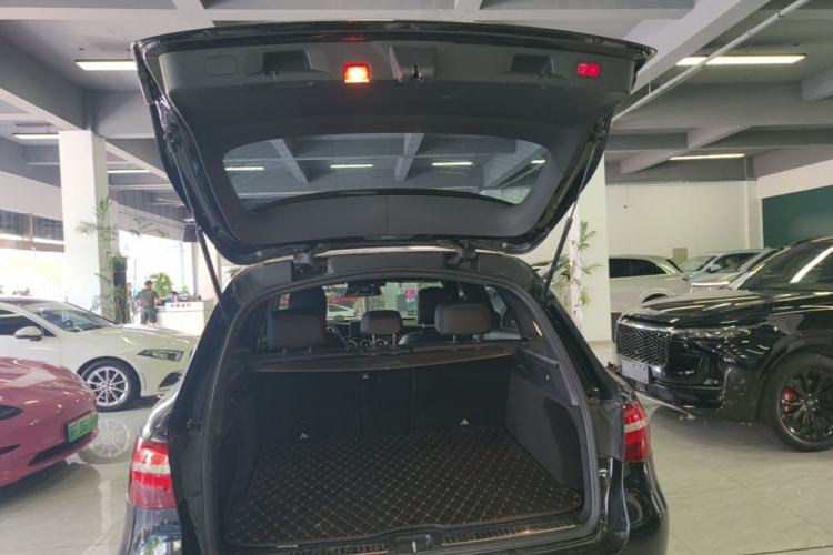 Used Mercedes-Benz GLC 2018 Facelifted GLC 260 4MATIC Dynamic Edition Trunk