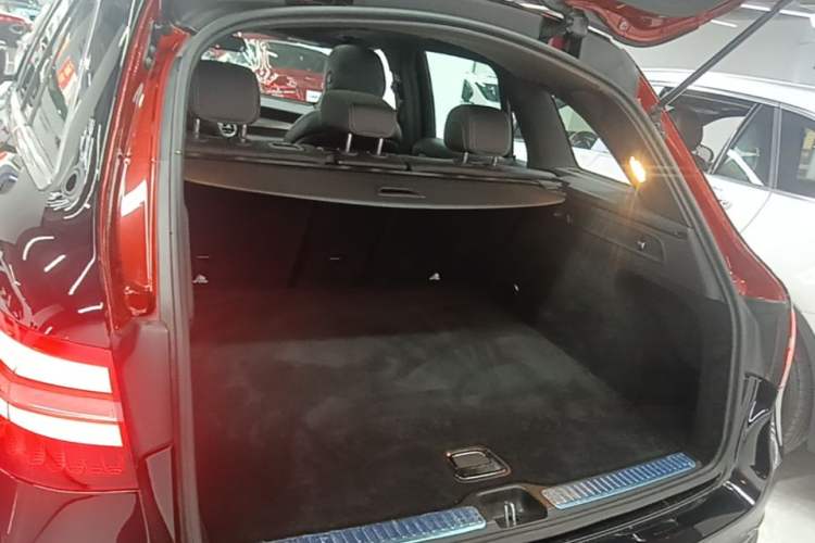 Used Mercedes-Benz GLC 2018 Facelift GLC 200 4MATIC Trunk