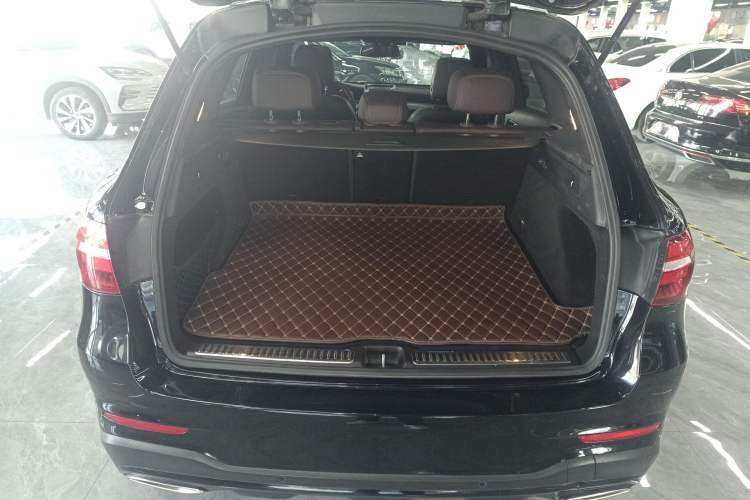 Used Mercedes-Benz GLC 2018 Facelifted GLC 260 4MATIC Dynamic Edition Trunk