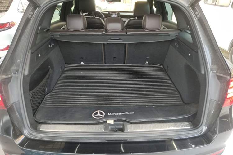 Used Mercedes-Benz GLC 2018 Facelift GLC 200 4MATIC Trunk
