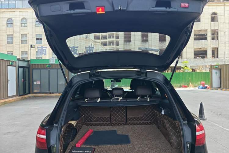 Used Mercedes-Benz GLC 2018 Facelifted GLC 260 4MATIC Dynamic Edition Trunk