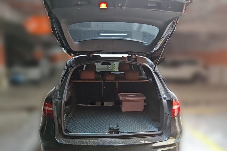 Used Mercedes-Benz GLC 2018 GLC 260 4MATIC Luxury Model Trunk