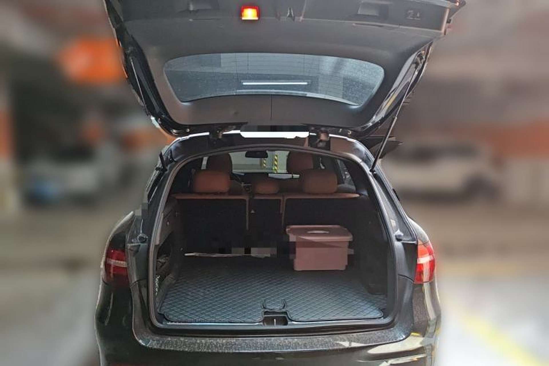 Used Mercedes-Benz GLC 2018 GLC 260 4MATIC Luxury Model Trunk