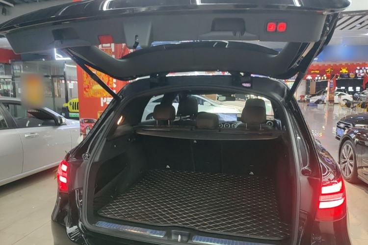 Used Mercedes-Benz GLC 2018 Facelift GLC 200 4MATIC Trunk