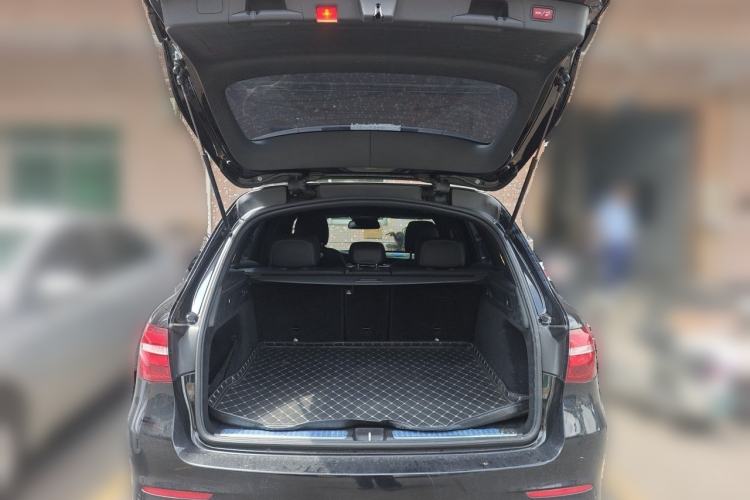 Used Mercedes-Benz GLC 2018 Facelift GLC 260 4MATIC Luxury Edition Trunk