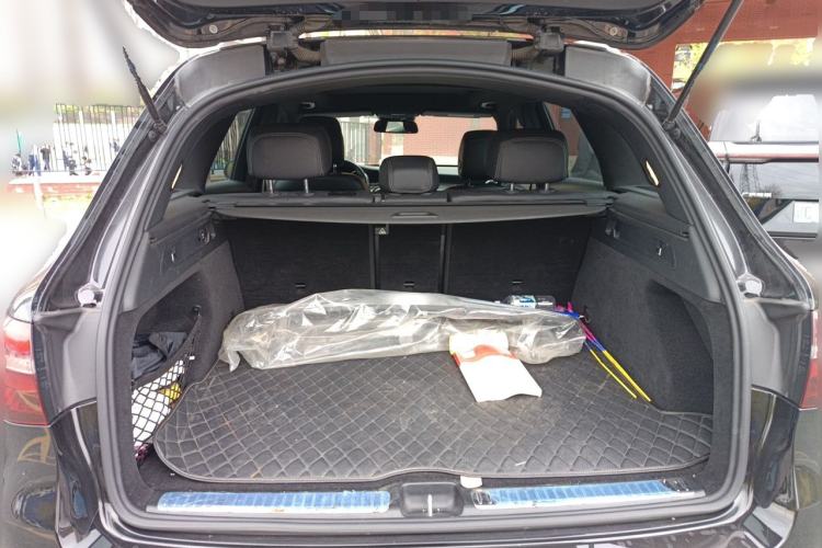 Used Mercedes-Benz GLC 2018 GLC 260 4MATIC Luxury Model Trunk