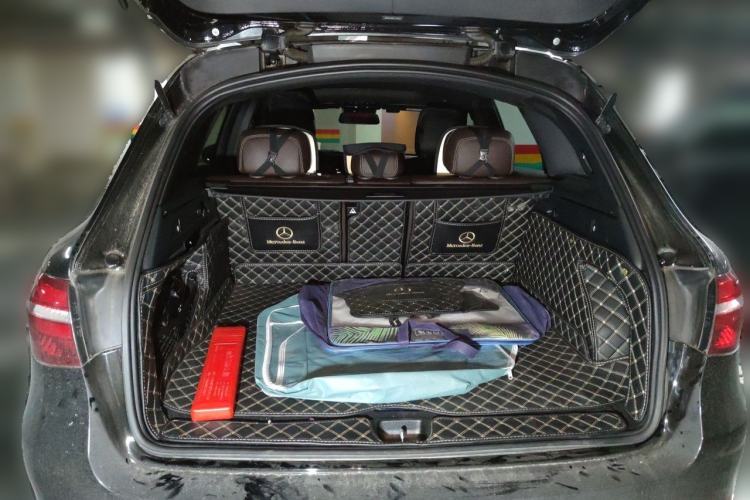 Used Mercedes-Benz GLC 2018 Refreshed GLC 300 4MATIC Dynamic Edition Trunk