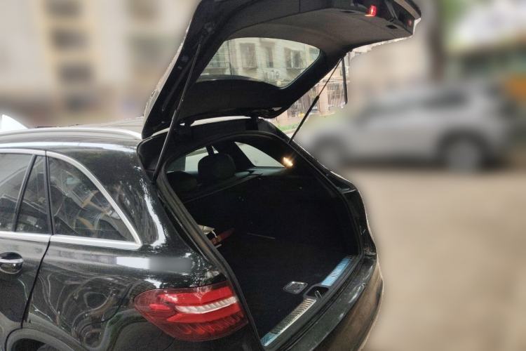 Used Mercedes-Benz GLC 2018 Facelift GLC 260 4MATIC Luxury Edition Trunk