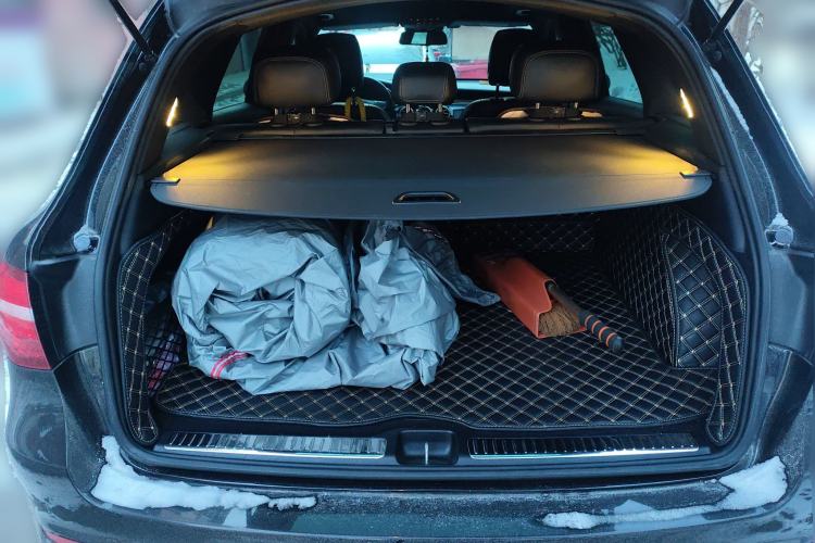Used Mercedes-Benz GLC 2018 GLC 260 4MATIC Luxury Model Trunk