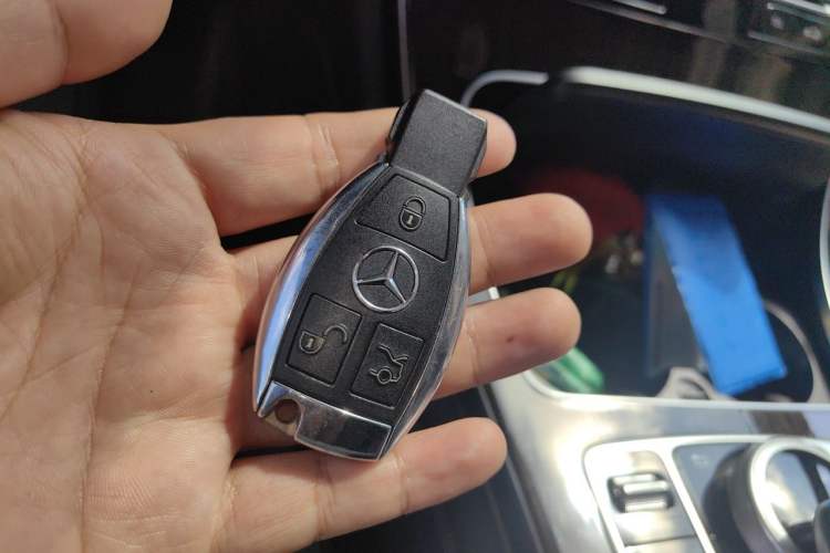 Used Mercedes-Benz GLC 2018 Facelift GLC 260 4MATIC Luxury Edition Vehicle Key