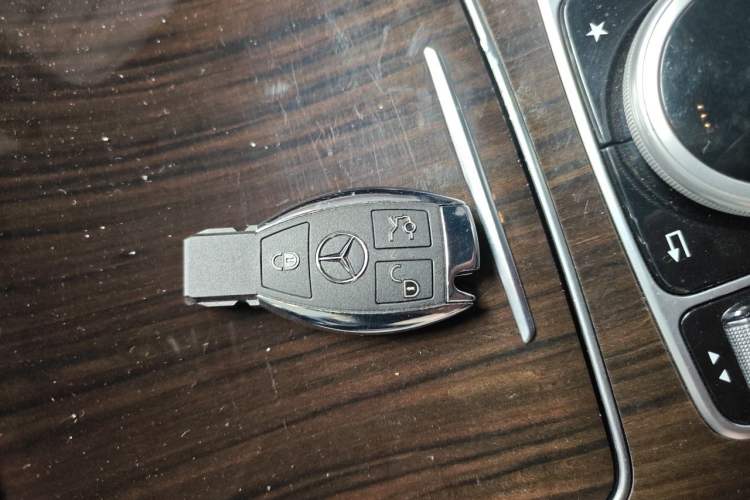 Used Mercedes-Benz GLC 2018 GLC 260 4MATIC Luxury Model Vehicle Key
