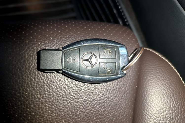 Used Mercedes-Benz GLC 2018 GLC 260 4MATIC Luxury Model Vehicle Key