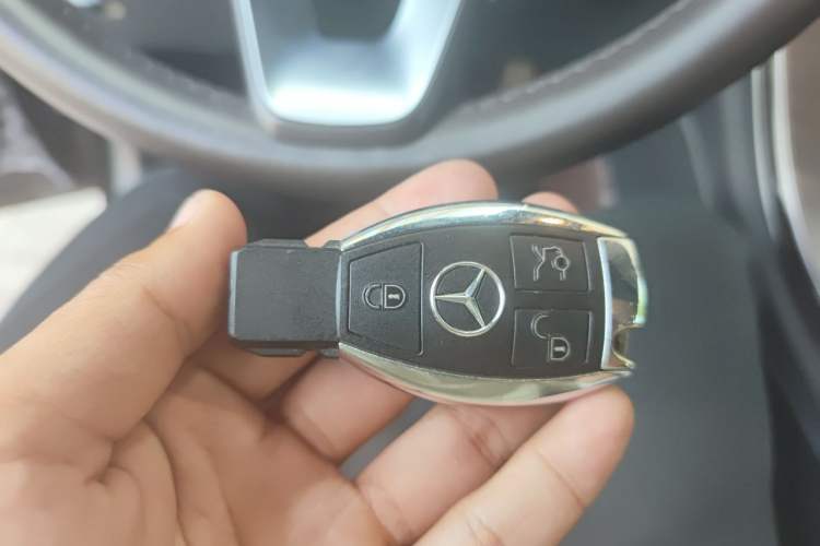 Used Mercedes-Benz GLC 2018 Refreshed GLC 300 4MATIC Dynamic Edition Vehicle Key