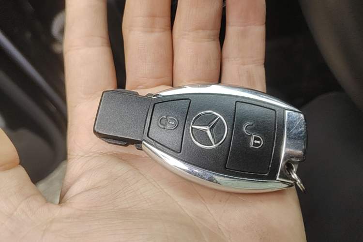Used Mercedes-Benz GLC 2018 Facelift GLC 200 4MATIC Vehicle Key