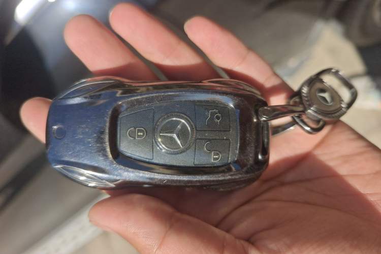 Used Mercedes-Benz GLC 2018 GLC 260 4MATIC Luxury Model Vehicle Key