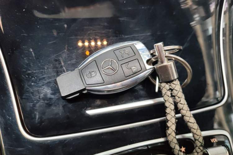 Used Mercedes-Benz GLC 2018 Facelift GLC 200 4MATIC Vehicle Key