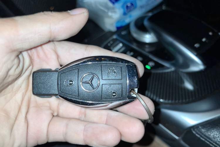 Used Mercedes-Benz GLC 2018 Facelifted GLC 260 4MATIC Dynamic Edition Vehicle Key