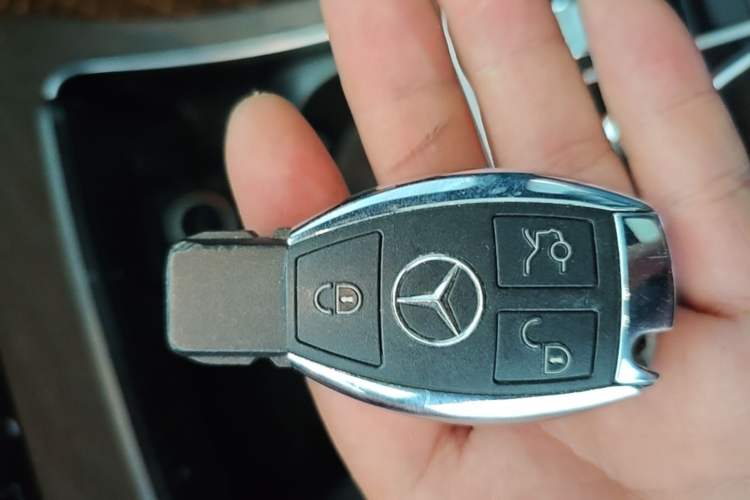Used Mercedes-Benz GLC 2018 Refreshed GLC 300 4MATIC Dynamic Edition Vehicle Key