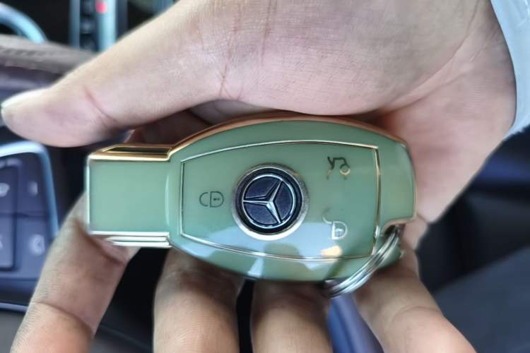 Used Mercedes-Benz GLC 2018 Facelift GLC 260 4MATIC Luxury Edition Vehicle Key