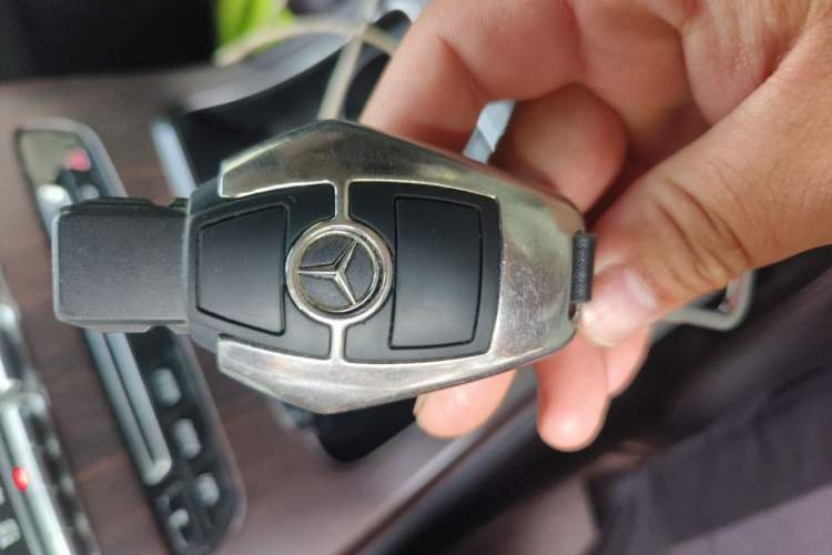 Used Mercedes-Benz GLC 2018 Facelift GLC 200 4MATIC Vehicle Key