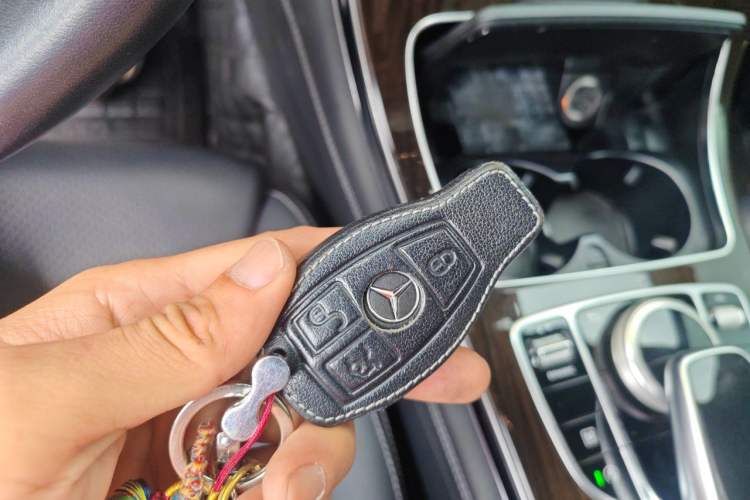 Used Mercedes-Benz GLC 2018 Facelift GLC 260 4MATIC Luxury Edition Vehicle Key