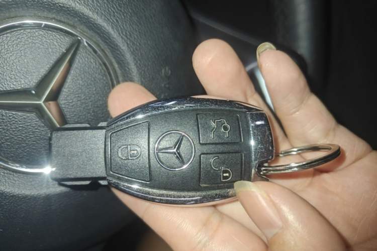 Used Mercedes-Benz GLC 2018 Refreshed GLC 300 4MATIC Dynamic Edition Vehicle Key