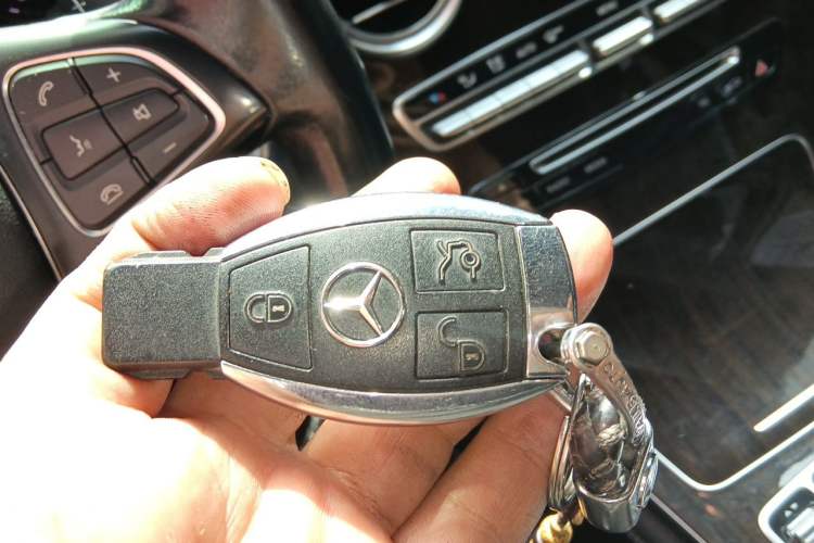 Used Mercedes-Benz GLC 2018 Facelifted GLC 260 4MATIC Dynamic Edition Vehicle Key