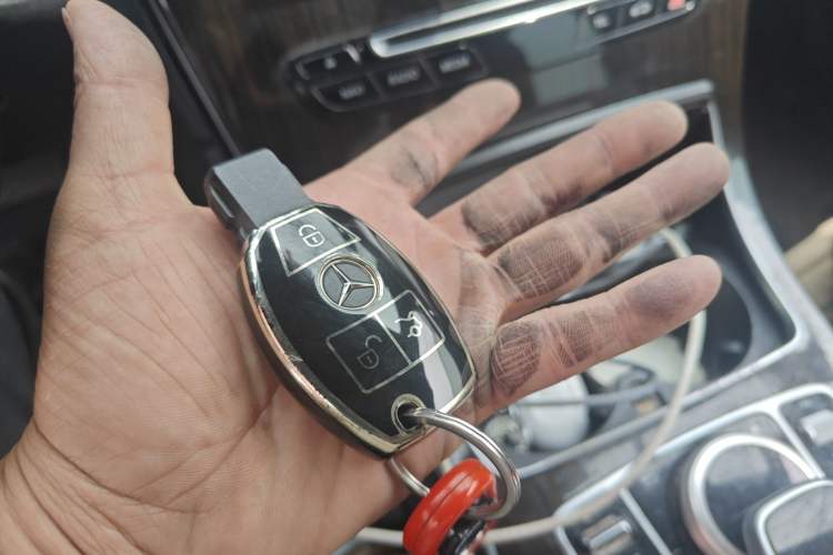 Used Mercedes-Benz GLC 2018 GLC 260 4MATIC Luxury Model Vehicle Key