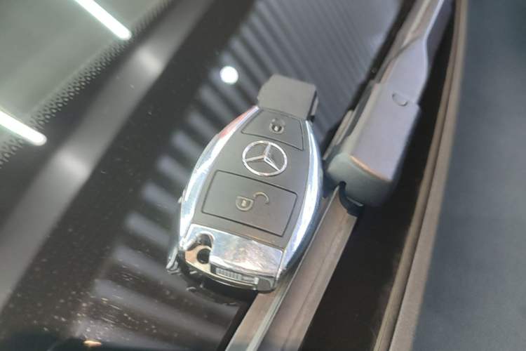Used Mercedes-Benz GLC 2018 Facelift GLC 200 4MATIC Vehicle Key