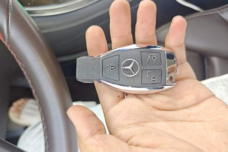 Used Mercedes-Benz GLC 2018 Facelifted GLC 260 4MATIC Dynamic Edition Vehicle Key