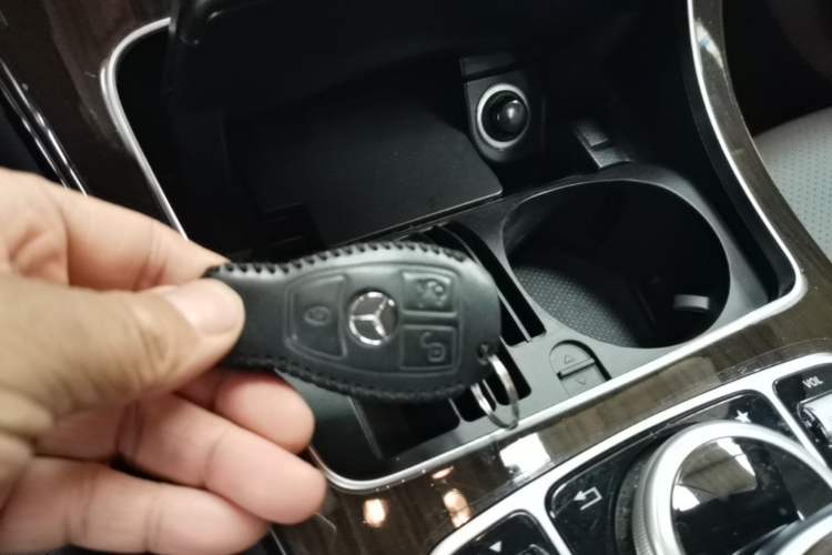 Used Mercedes-Benz GLC 2018 Facelifted GLC 260 4MATIC Dynamic Edition Vehicle Key