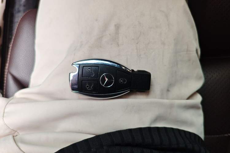 Used Mercedes-Benz GLC 2018 Refreshed GLC 300 4MATIC Dynamic Edition Vehicle Key