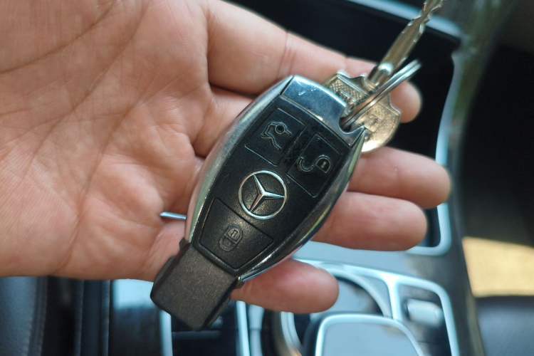 Used Mercedes-Benz GLC 2018 Facelift GLC 260 4MATIC Luxury Edition Vehicle Key