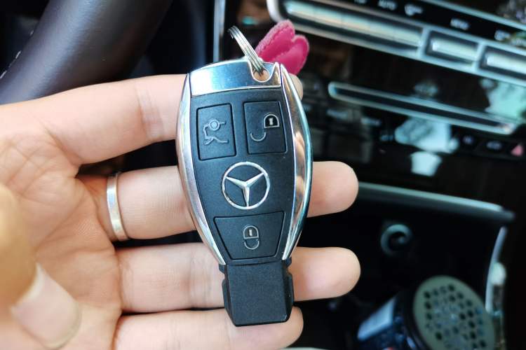 Used Mercedes-Benz GLC 2018 Facelifted GLC 260 4MATIC Dynamic Edition Vehicle Key