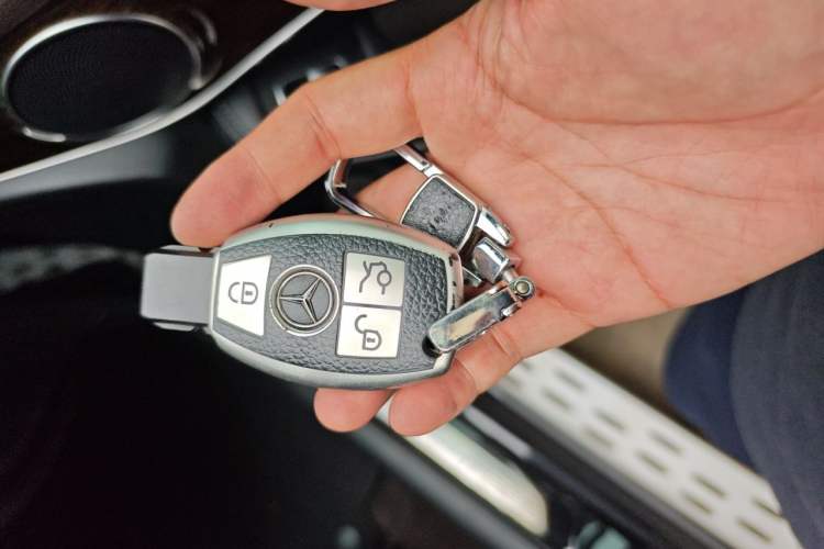 Used Mercedes-Benz GLC 2018 Facelift GLC 260 4MATIC Luxury Edition Vehicle Key