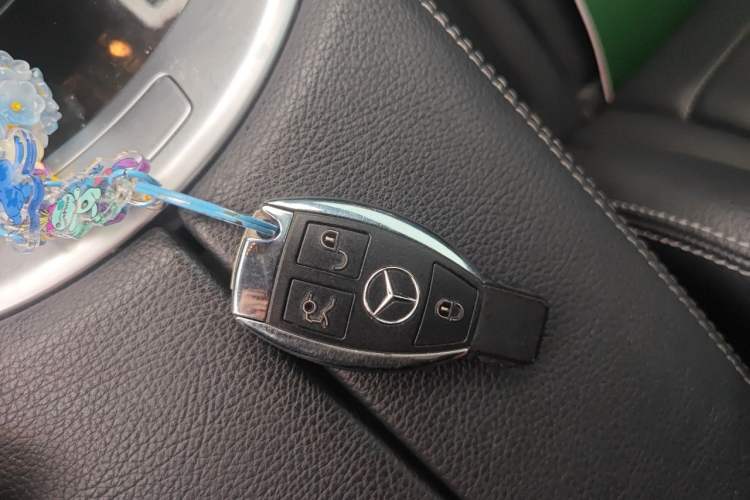 Used Mercedes-Benz GLC 2018 Facelift GLC 260 4MATIC Luxury Edition Vehicle Key