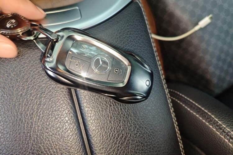 Used Mercedes-Benz GLC 2018 Refreshed GLC 300 4MATIC Dynamic Edition Vehicle Key