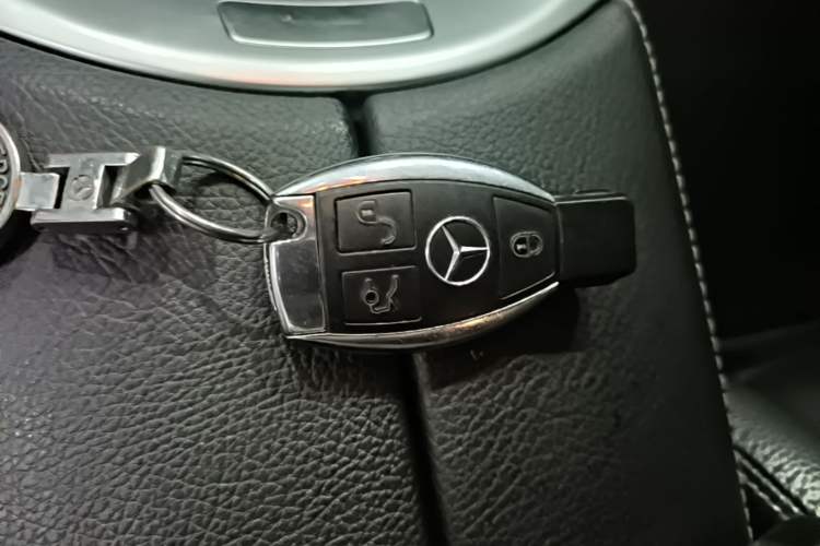 Used Mercedes-Benz GLC 2018 GLC 300 4MATIC Sport Edition Vehicle Key