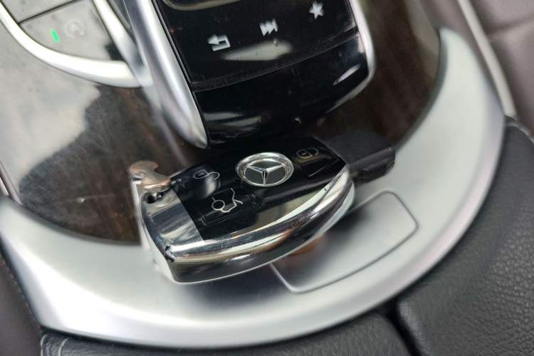 Used Mercedes-Benz GLC 2018 Facelifted GLC 260 4MATIC Dynamic Edition Vehicle Key
