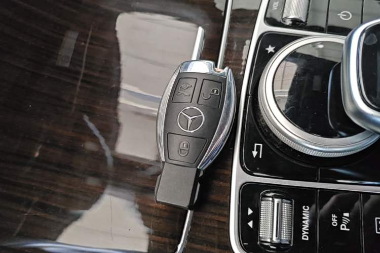 Used Mercedes-Benz GLC 2018 Facelifted GLC 260 4MATIC Dynamic Edition Vehicle Key