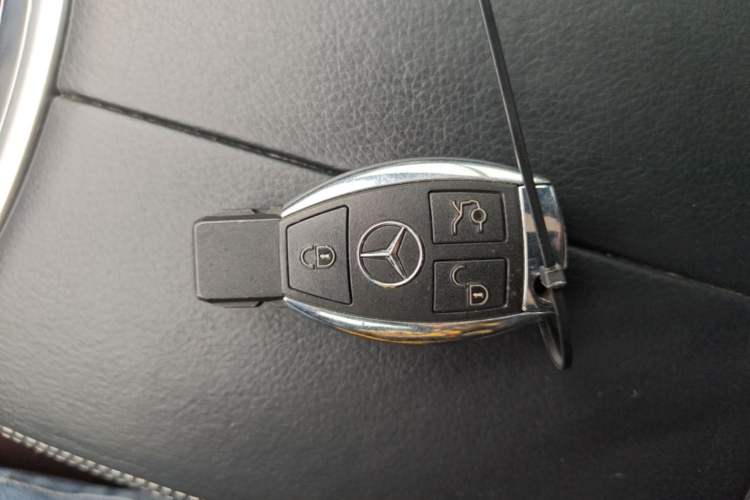 Used Mercedes-Benz GLC 2018 GLC 260 4MATIC Luxury Model Vehicle Key