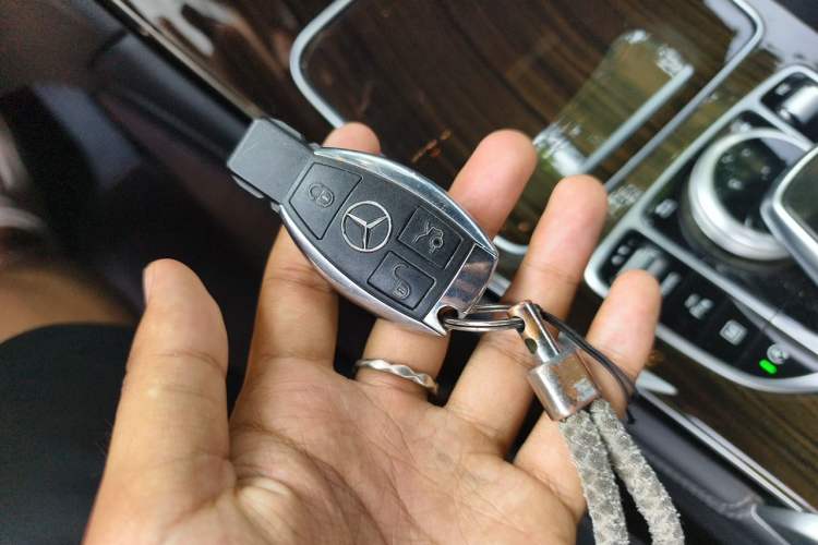 Used Mercedes-Benz GLC 2018 GLC 260 4MATIC Dynamic Edition Vehicle Key