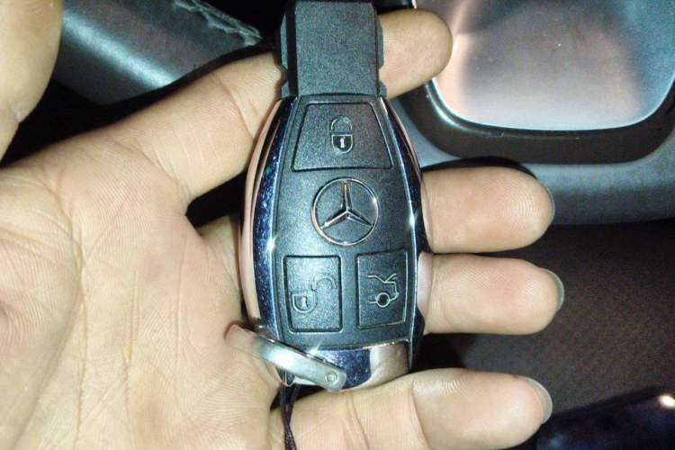 Used Mercedes-Benz GLC 2018 GLC 260 4MATIC Luxury Model Vehicle Key